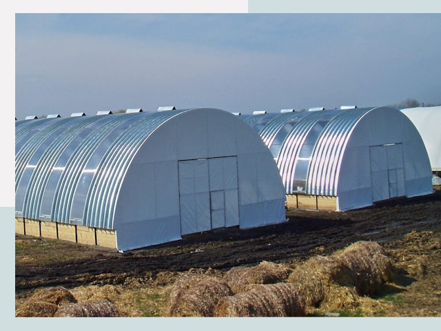 Сельскохозяйственные здания в Карасук